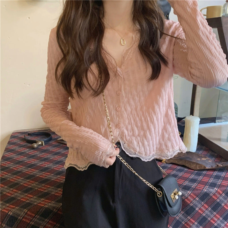 Korean version of the V-neck lace edge shirt